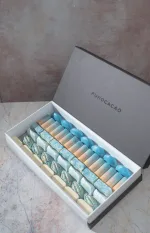 Estuche cerrado del Coffret MAR de 51 bombones PUROCACAO